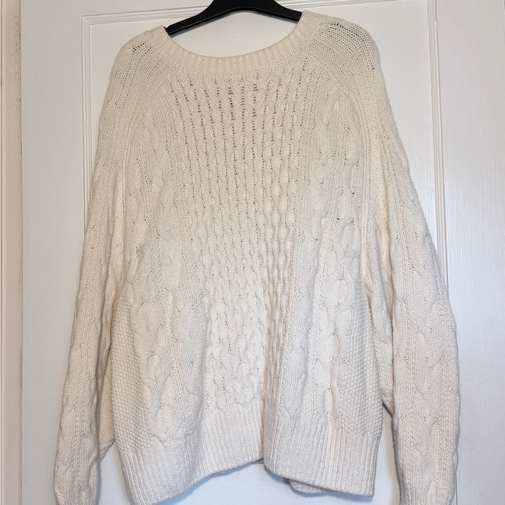 Universal Thread Cream Cable Knit Crewneck Sweater